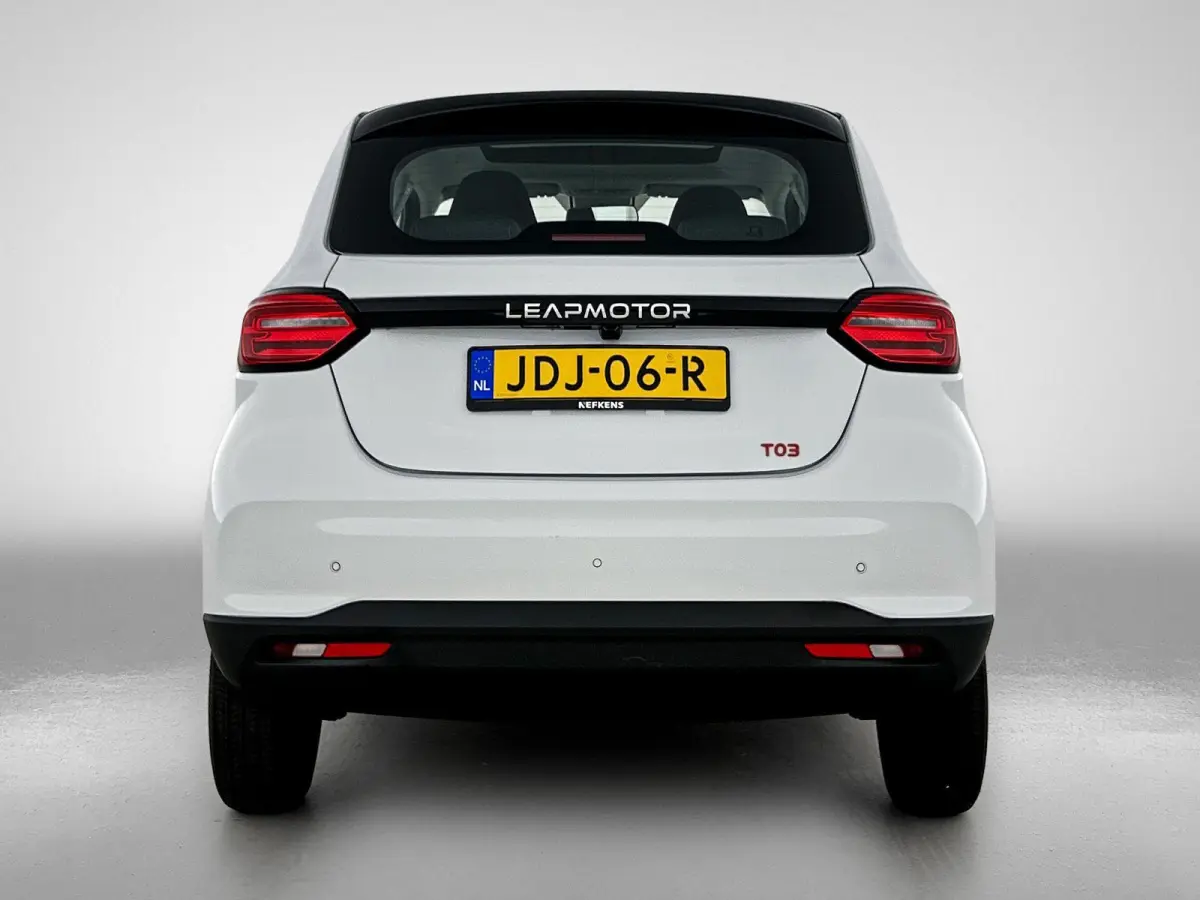 Design 37.3 kWh 95pk | 265km WLTP Actieradius | Navigatie | Panoramadak | Achteruitrijcamera | Adaptieve Cruise Control | Climate Control | Parkeersensoren | Bluetooth | Keyless start | Voll