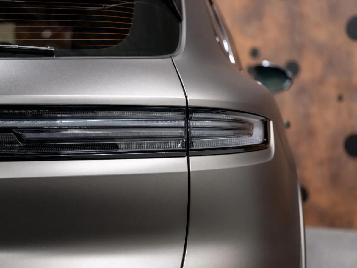 4.0 Turbo E-Hybrid | PCCB | Carbon | Burmester | Massage | PDCC | InnoDrive |