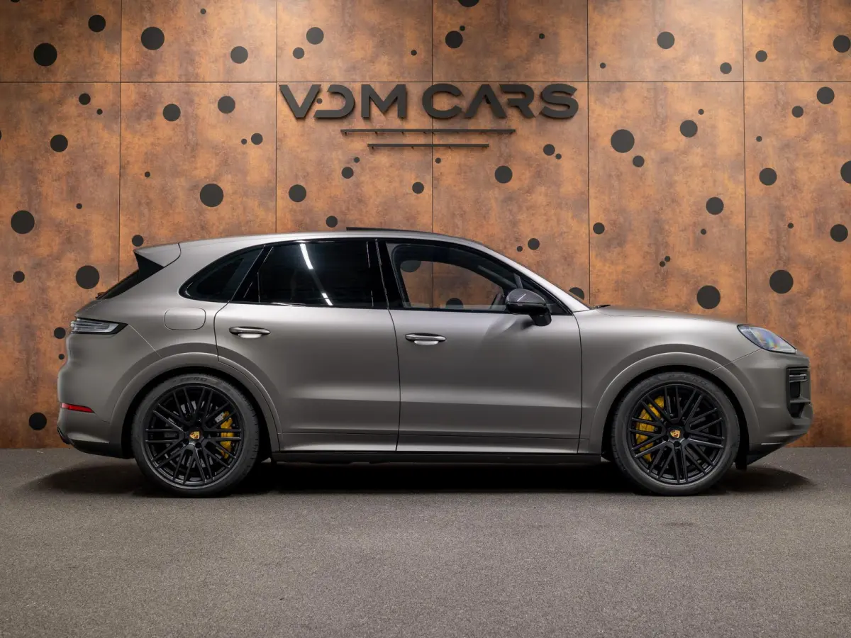 4.0 Turbo E-Hybrid | PCCB | Carbon | Burmester | Massage | PDCC | InnoDrive |