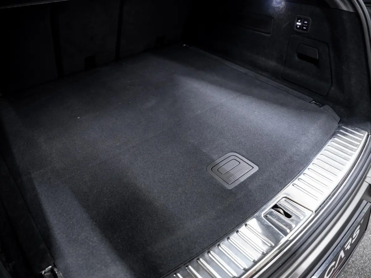 4.0 Turbo E-Hybrid | PCCB | Carbon | Burmester | Massage | PDCC | InnoDrive |