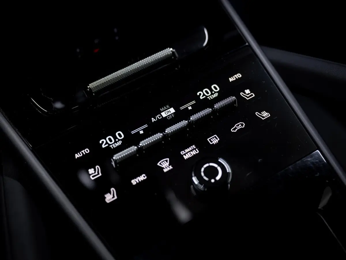 4.0 Turbo E-Hybrid | PCCB | Carbon | Burmester | Massage | PDCC | InnoDrive |