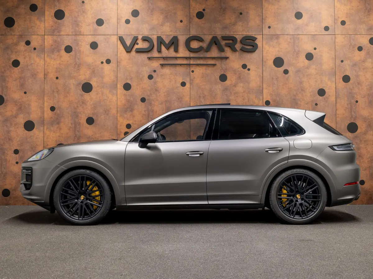 4.0 Turbo E-Hybrid | PCCB | Carbon | Burmester | Massage | PDCC | InnoDrive |