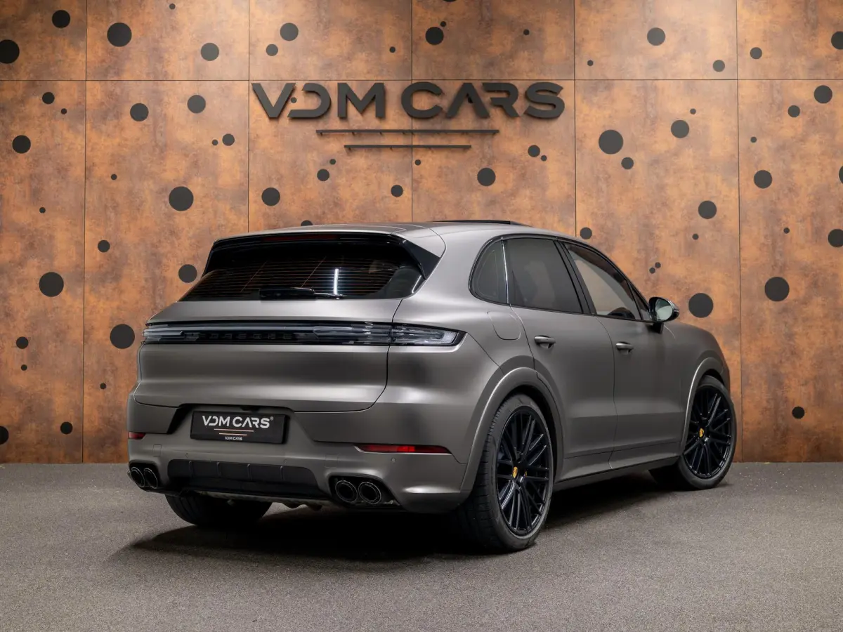 4.0 Turbo E-Hybrid | PCCB | Carbon | Burmester | Massage | PDCC | InnoDrive |