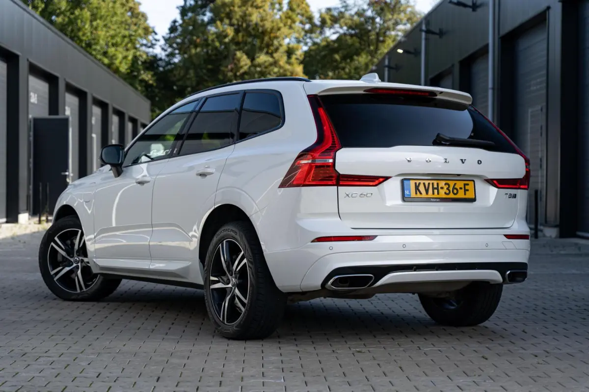 2.0 T8 Twin Engine AWD R-Design *Pano* ACC* Vol*