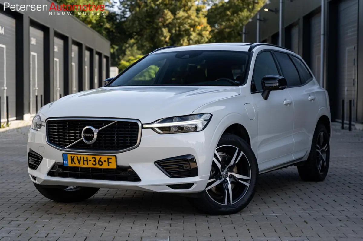 2.0 T8 Twin Engine AWD R-Design *Pano* ACC* Vol*