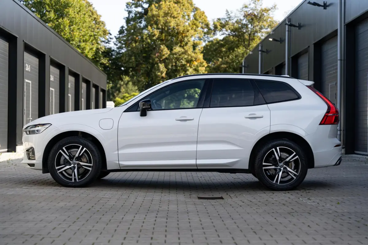 2.0 T8 Twin Engine AWD R-Design *Pano* ACC* Vol*