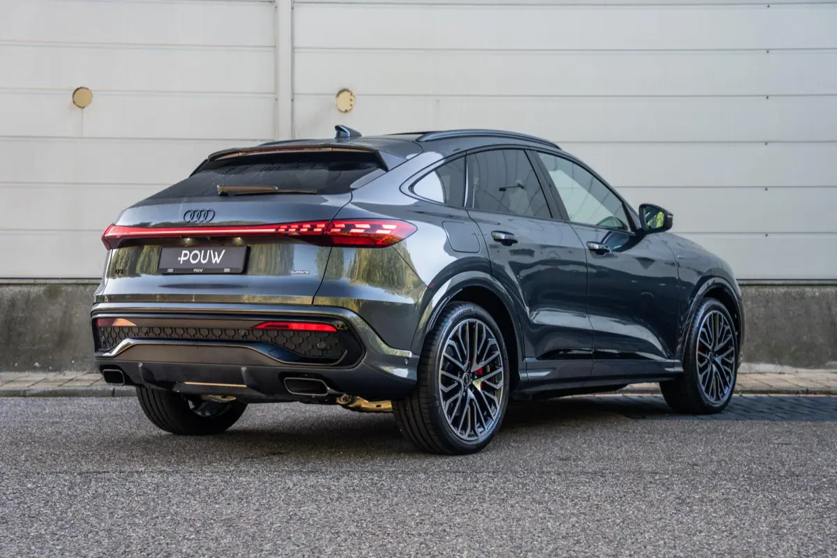 2.0 TFSI e-hybrid quattro S Edition Competition | Bijrijders Display | 21" Velgen
