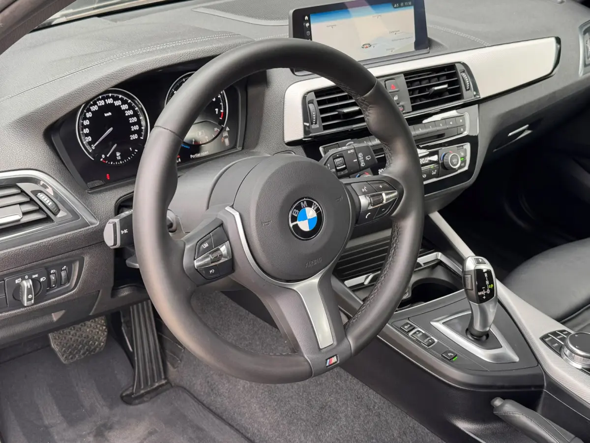 118i High Executive M-SPORT AUT. NAVI.PROF l LEDER l ST-VERW l 18 INCH l ORG.NL l PDC l DAB l HiFi.PROF DEALER OH