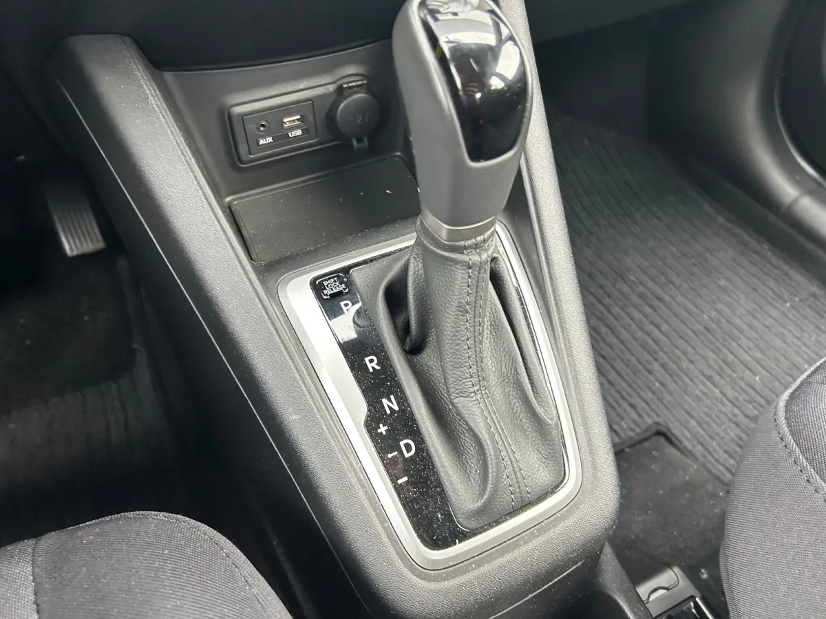 1.6i i-Vision | Automaat | 16" Lichtmetalen velgen | Parkeersensoren achter