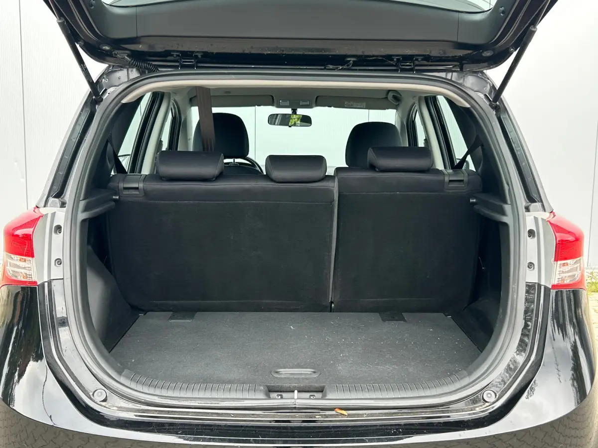 1.6i i-Vision | Automaat | 16" Lichtmetalen velgen | Parkeersensoren achter