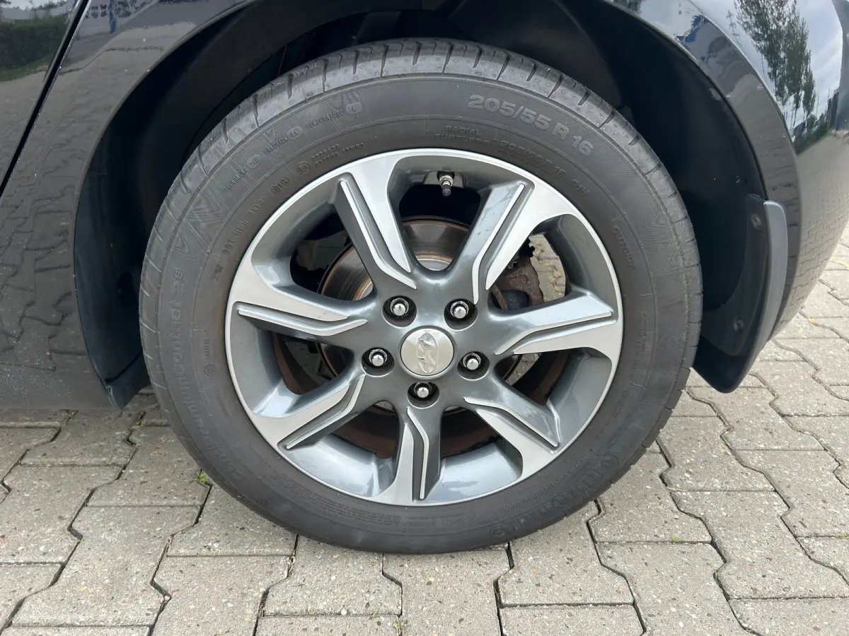 1.6i i-Vision | Automaat | 16" Lichtmetalen velgen | Parkeersensoren achter