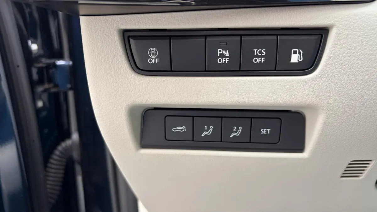 2.5 e-SKYACTIV PHEV 327PK TAKUMI AUTOMAAT SOH 93,25% / NAVI / LEDER / CLIMA / FULL-LED / PDC / 20" LMV / PANO DAK / KEYLESS / 360 CAMERA / HUD / WINTERPAKKET / ADAPT. CRUISECONTROL / 1E EIGE