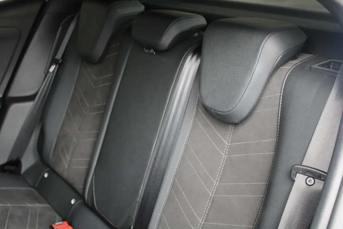 1.2 Turbo Ultimate | Camera | Alcantara | Adaptive cruise control | Dodehoek detectie |