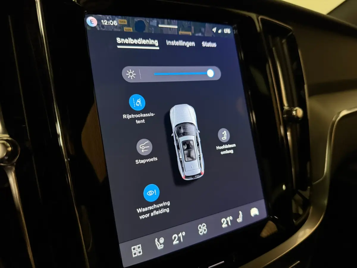 T8 AWD Recharge Plus Dark | Harman Kardon | Trekhaak | 455pk | 360° Camera | Head-Up Display | Schuifdak | Adaptieve Cruise Control | Stoelverwarming voor+achter | Stuurwielverwarming | Pil