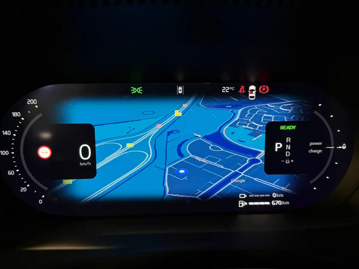 T8 AWD Recharge Plus Dark | Harman Kardon | Trekhaak | 455pk | 360° Camera | Head-Up Display | Schuifdak | Adaptieve Cruise Control | Stoelverwarming voor+achter | Stuurwielverwarming | Pil