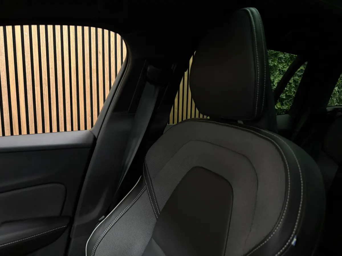 T8 AWD Recharge Plus Dark | Harman Kardon | Trekhaak | 455pk | 360° Camera | Head-Up Display | Schuifdak | Adaptieve Cruise Control | Stoelverwarming voor+achter | Stuurwielverwarming | Pil
