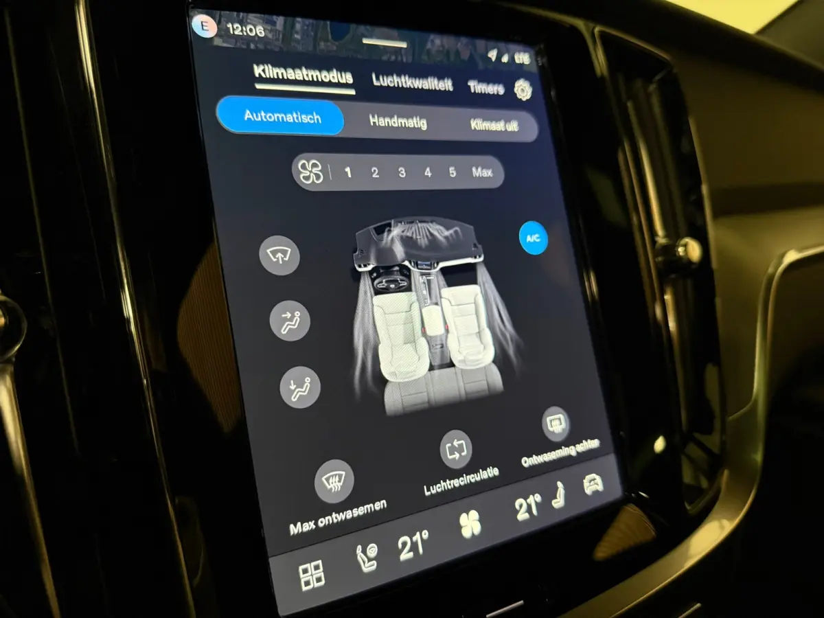 T8 AWD Recharge Plus Dark | Harman Kardon | Trekhaak | 455pk | 360° Camera | Head-Up Display | Schuifdak | Adaptieve Cruise Control | Stoelverwarming voor+achter | Stuurwielverwarming | Pil