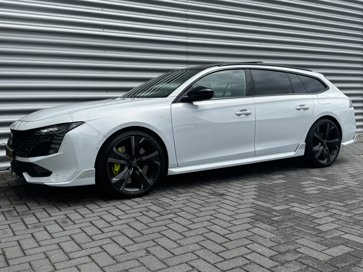 PSE 1.6 HYBRID 360PK SPORT ENGINEERED AUTOMAAT SOH 98,25% / NAVI / LEDER / CLIMA / PDC / 20" LMV / CAMERA / KEYLESS / I-COCKPIT / FULL-LED / PANO. DAK / ALCANTARA / WINTERPAKKET / FOCAL AUDI