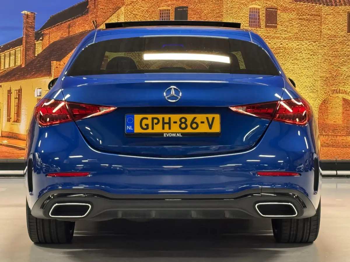 300 d AMG Line Panodak Leer Camera LED