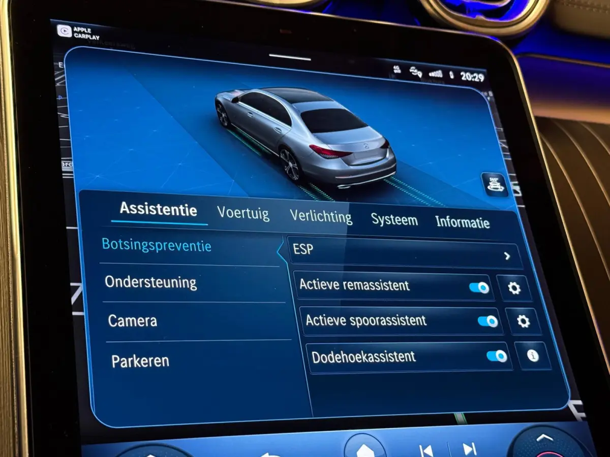 300 d AMG Line Panodak Leer Camera LED
