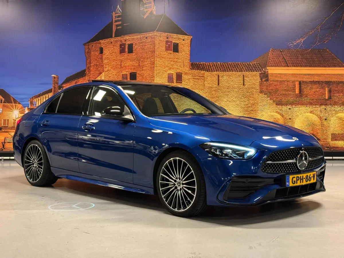 300 d AMG Line Panodak Leer Camera LED