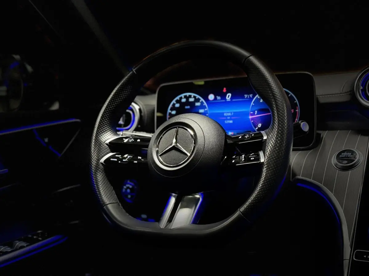 300 d AMG Line Panodak Leer Camera LED