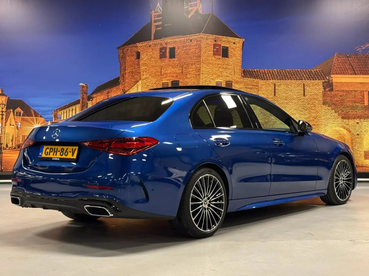 300 d AMG Line Panodak Leer Camera LED