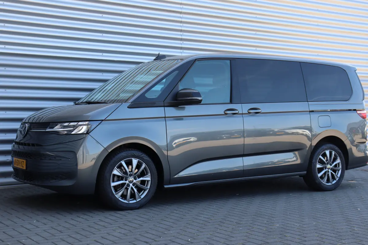 1.4 e-HYBRID 217PK L2 7-ZITS BUSINESS LIFE SOH 98,13% / NAVI / CLIMA / FULL-LED / PDC / 18" LMV / TREKHAAK / KEYLESS / CAMERA / 1E EIGENAAR / NIEUWSTAAT !!