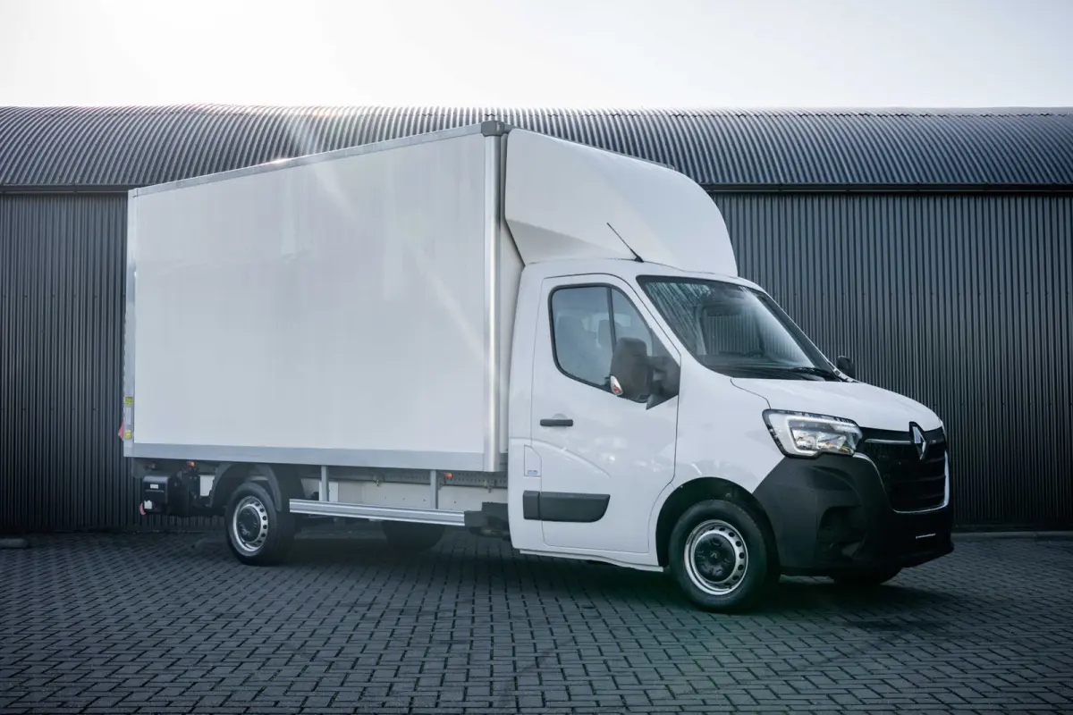 2.3dCi | Bakwagen met Laadklep | LED | Carplay | Camera | Cruise