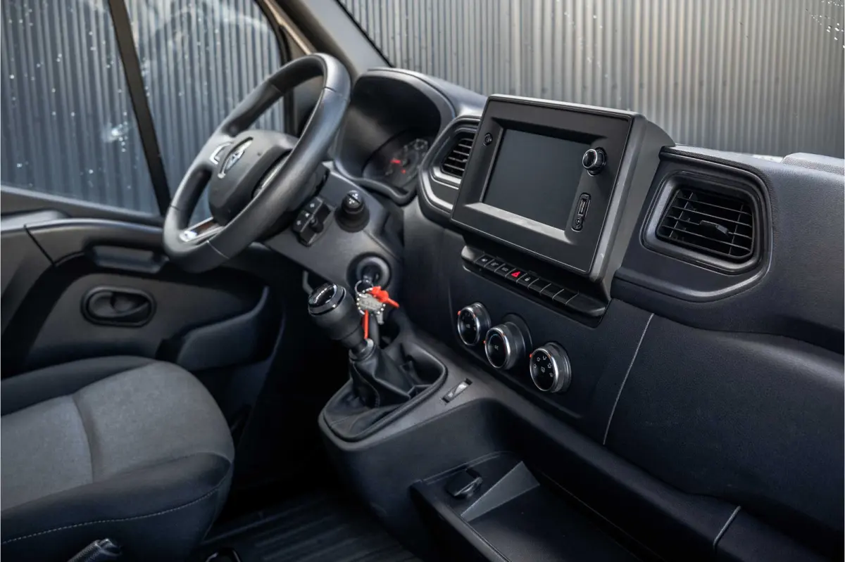 2.3dCi | Bakwagen met Laadklep | LED | Carplay | Camera | Cruise