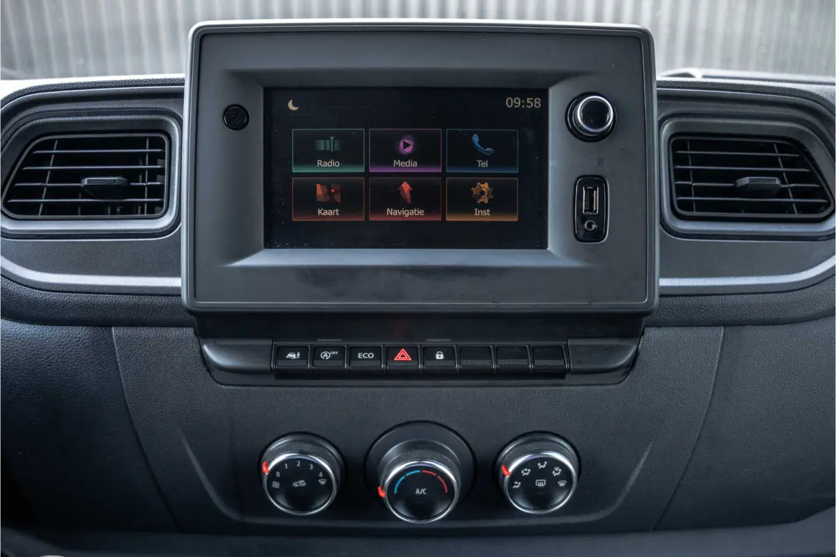2.3dCi | Bakwagen met Laadklep | LED | Carplay | Camera | Cruise