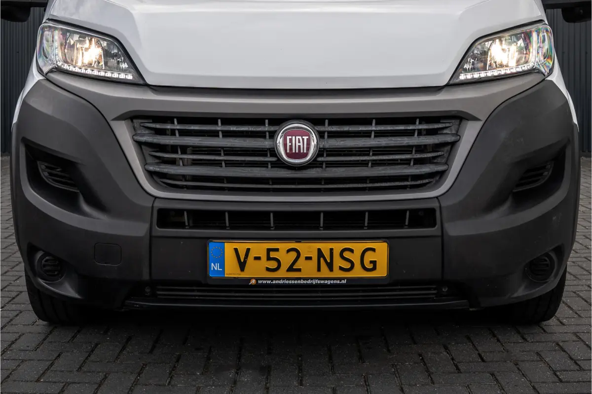 2,3 140PK | Bakwagen met laadklep | 3-Zits | LED | Cruise | Airco