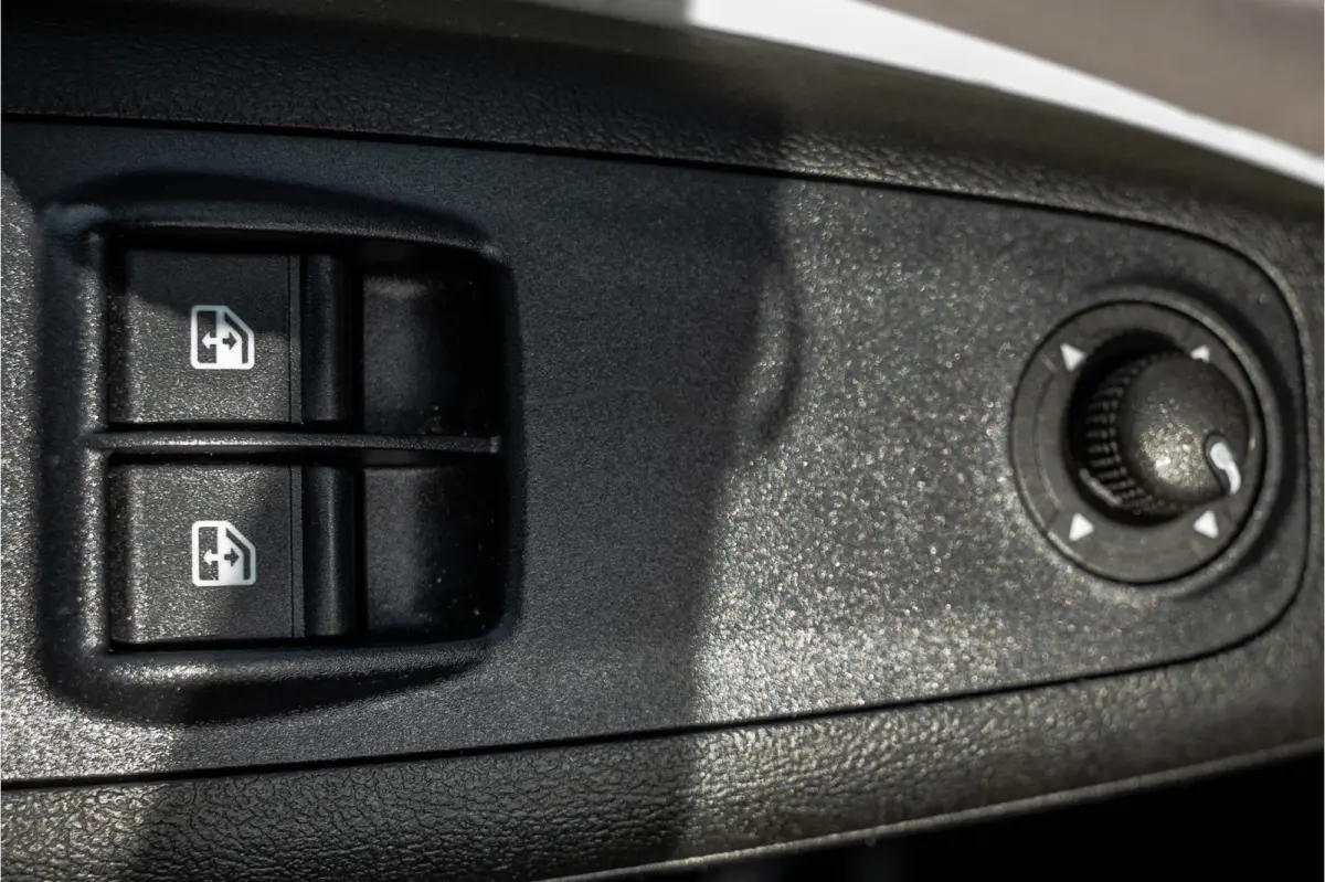 2,3 140PK | Bakwagen met laadklep | 3-Zits | LED | Cruise | Airco