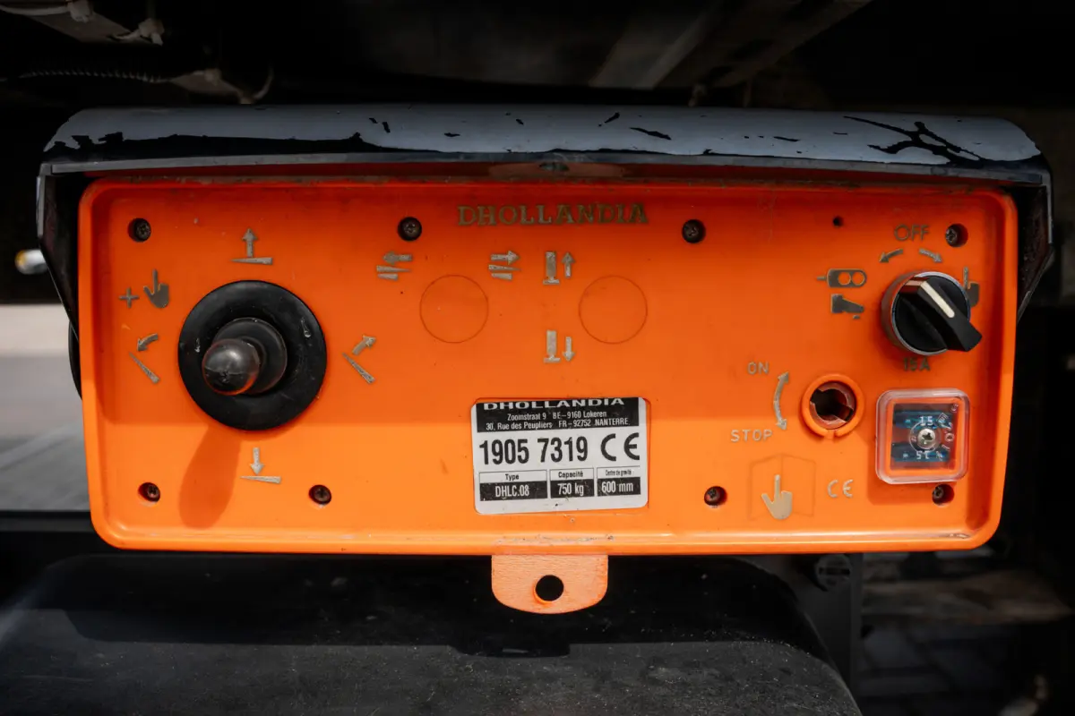 2,3 140PK | Bakwagen met laadklep | 3-Zits | LED | Cruise | Airco