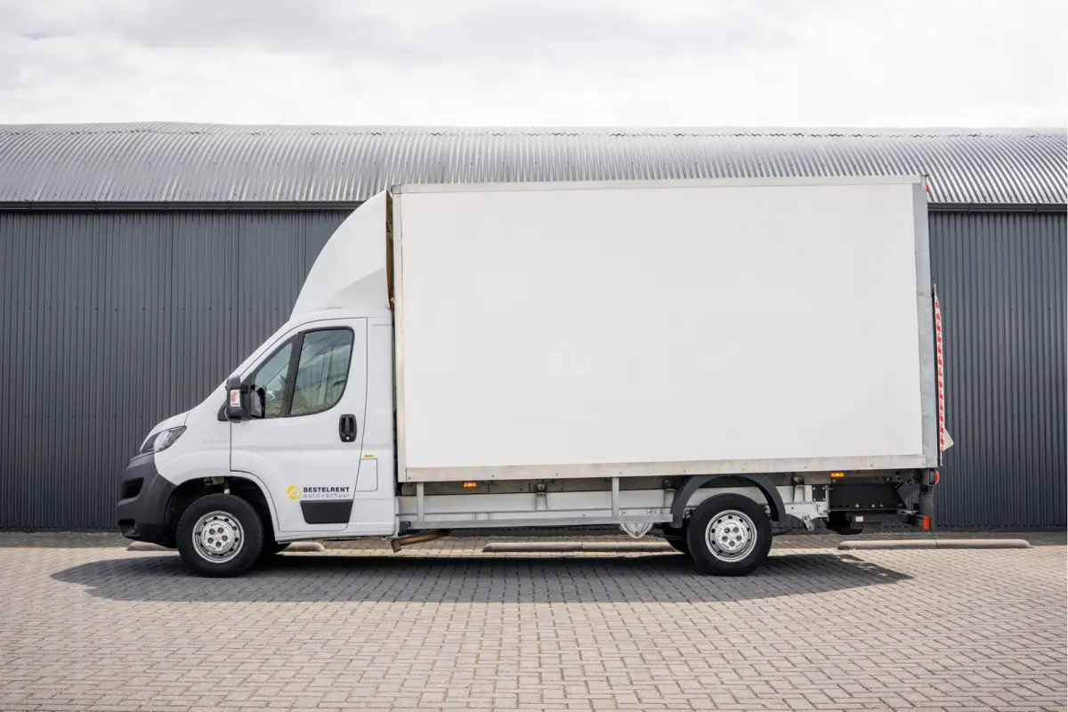 2,3 140PK | Bakwagen met laadklep | 3-Zits | LED | Cruise | Airco