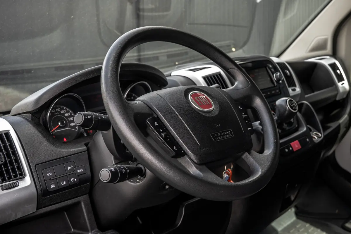 2,3 140PK | Bakwagen met laadklep | 3-Zits | LED | Cruise | Airco