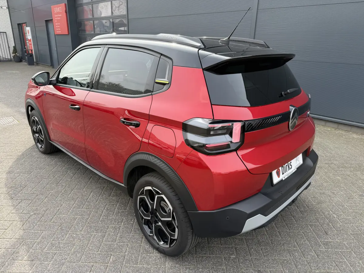 Max 113pk 44 kWh (Automatische Airco - Navigatie - LED - Apple Carplay - Camera - 17" - Two Tone)