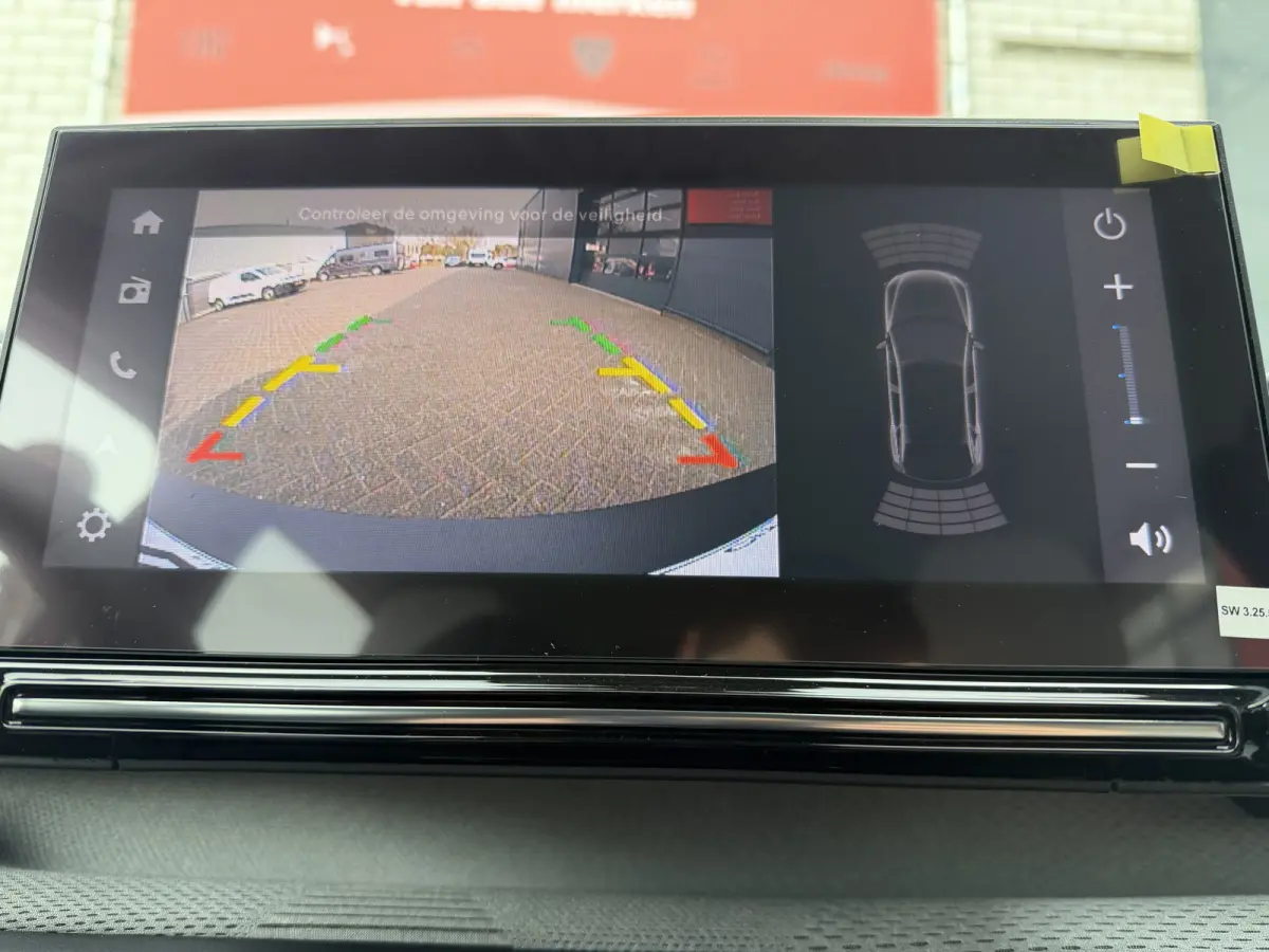 Max 113pk 44 kWh (Automatische Airco - Navigatie - LED - Apple Carplay - Camera - 17" - Two Tone)