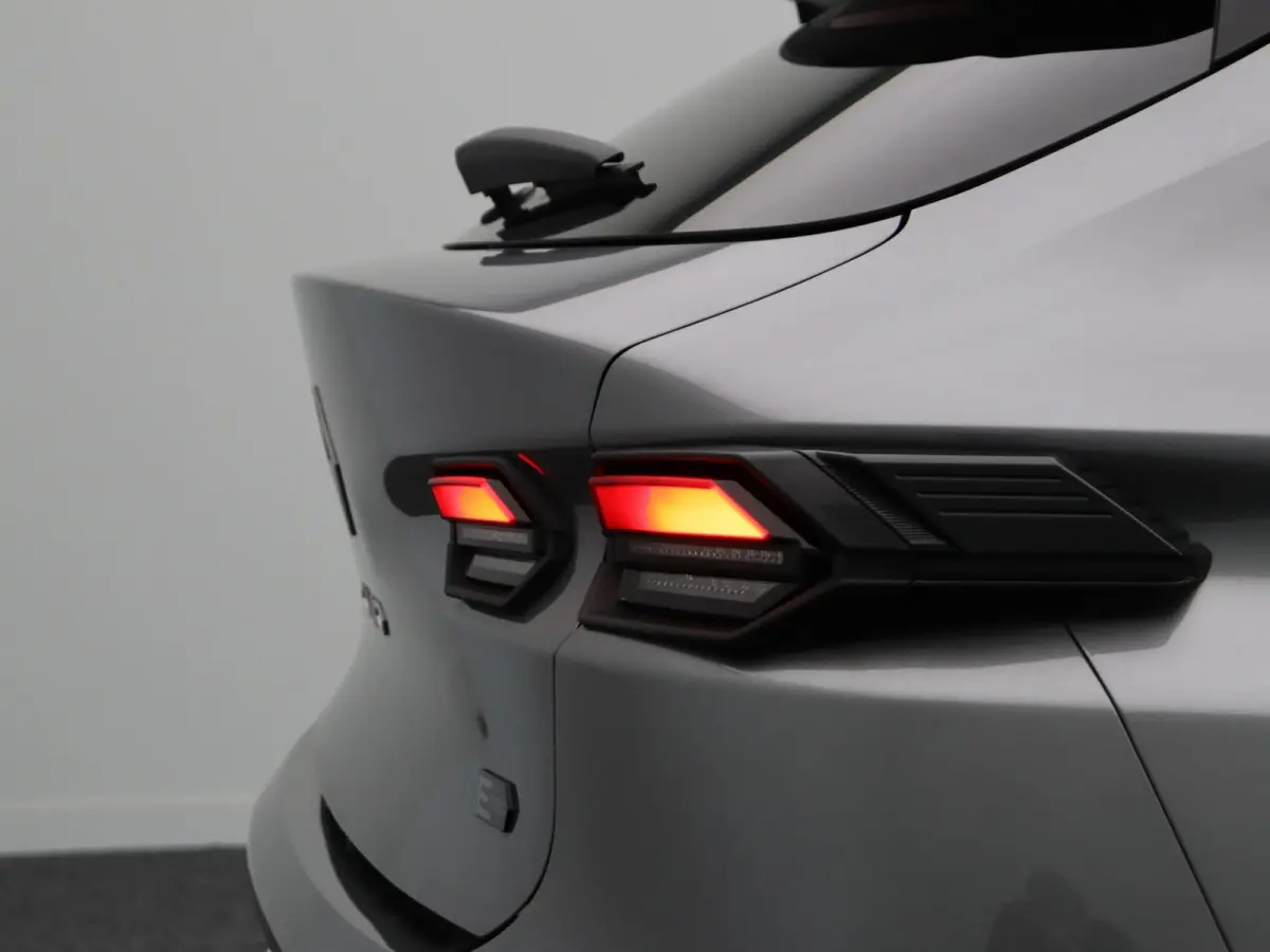 Hybrid 160pk esprit Alpine | Vijf jaar garantie | Stuurverwarming | Harman Kardon | 360 graden camera |