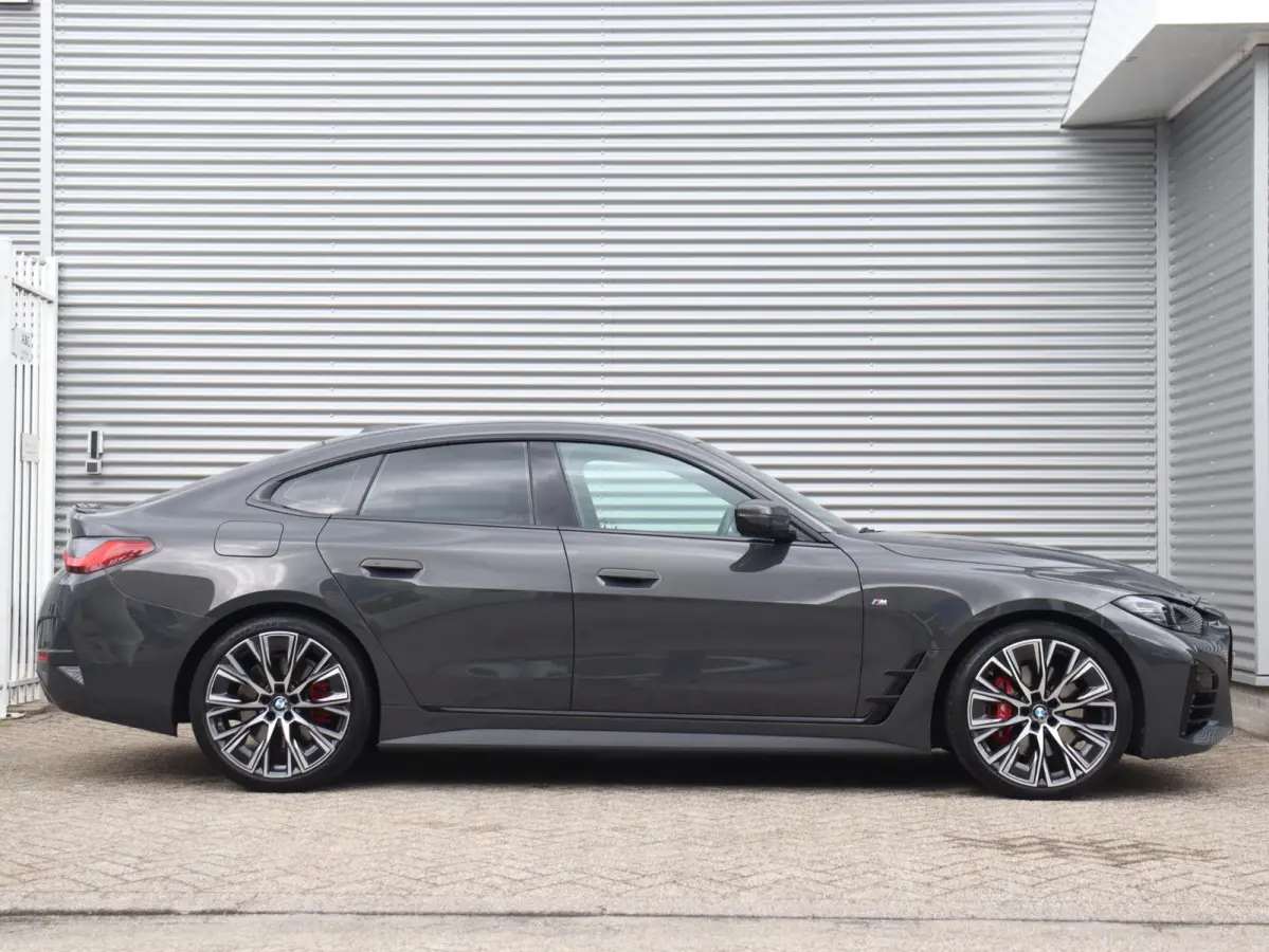 430i | High Executive | M Sportpakket Pro | Driving Assistant Prof. | Comfort Access | Achteruitrijcamera | HiFi | 20'' LMV