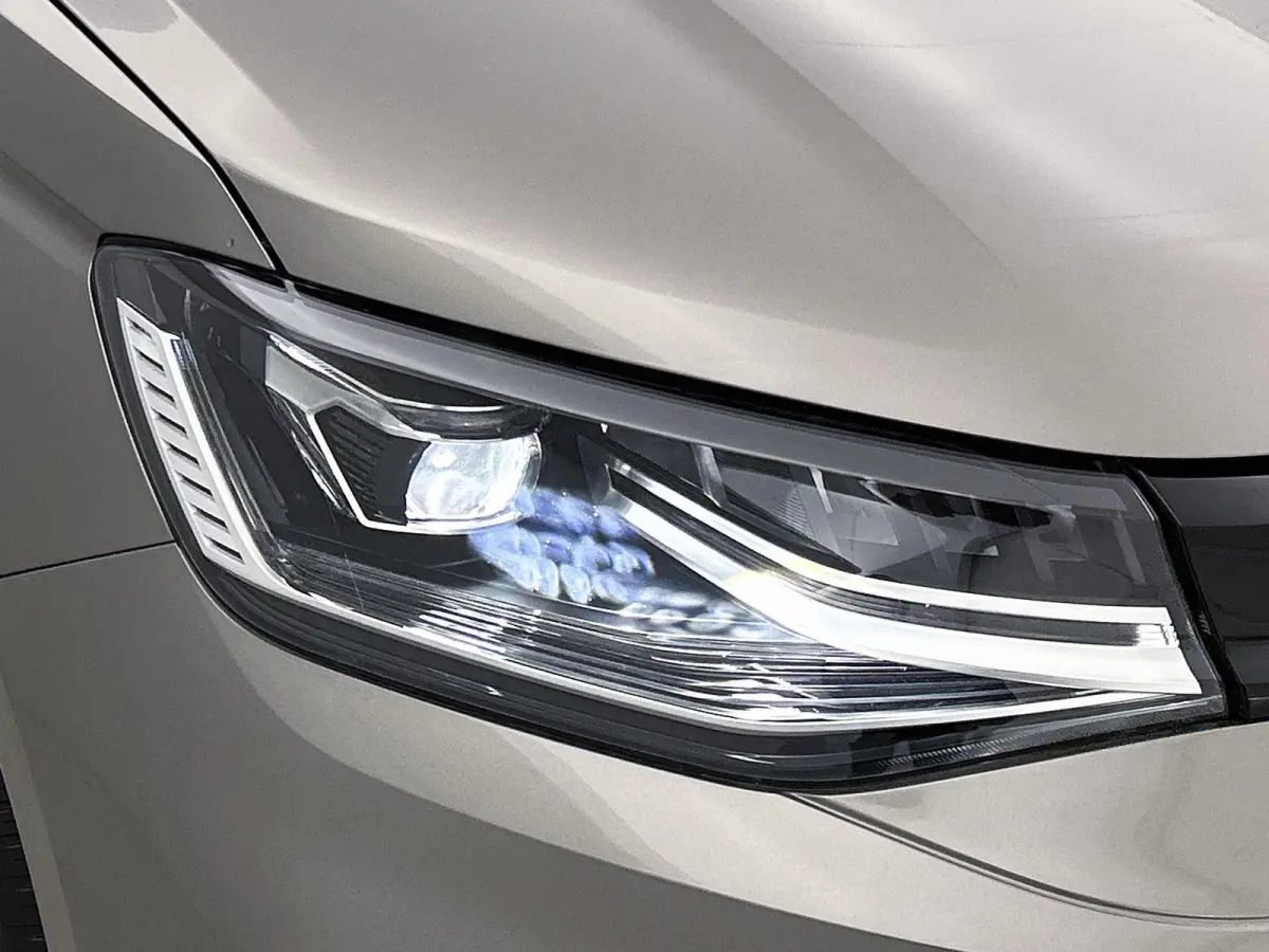 Flexible 1.5 TSI Hybride Limited Edition | Automaat | Multifunctioneel Stuurwiel | Adaptive Cruise Control | DAB+ | Digital Cockpit | Navigatie | Achteruitrijcamera | Led Lampen | Lane Assis
