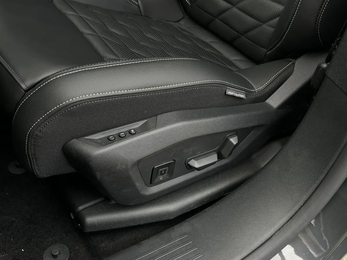1.2 Hybrid 145 GT Exclusive 7P VOORRAAD ACTIE | 8 JAAR GARANTIE | | 2 stoelen op derde rij | Achterbank verwarmd | Apple Carplay/Android Auto|telefoonintegratie premium