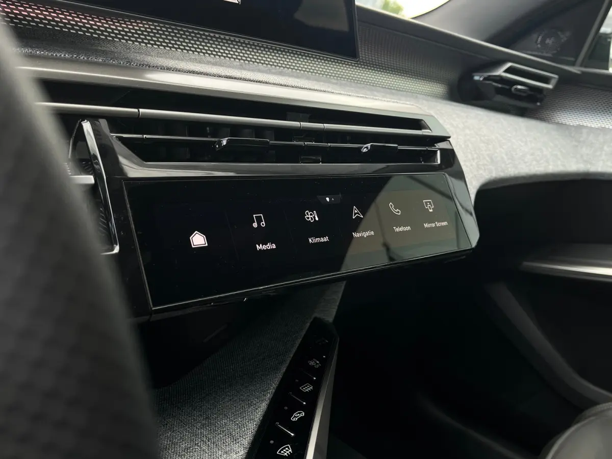1.2 Hybrid 145 GT Exclusive 7P VOORRAAD ACTIE | 8 JAAR GARANTIE | | 2 stoelen op derde rij | Achterbank verwarmd | Apple Carplay/Android Auto|telefoonintegratie premium