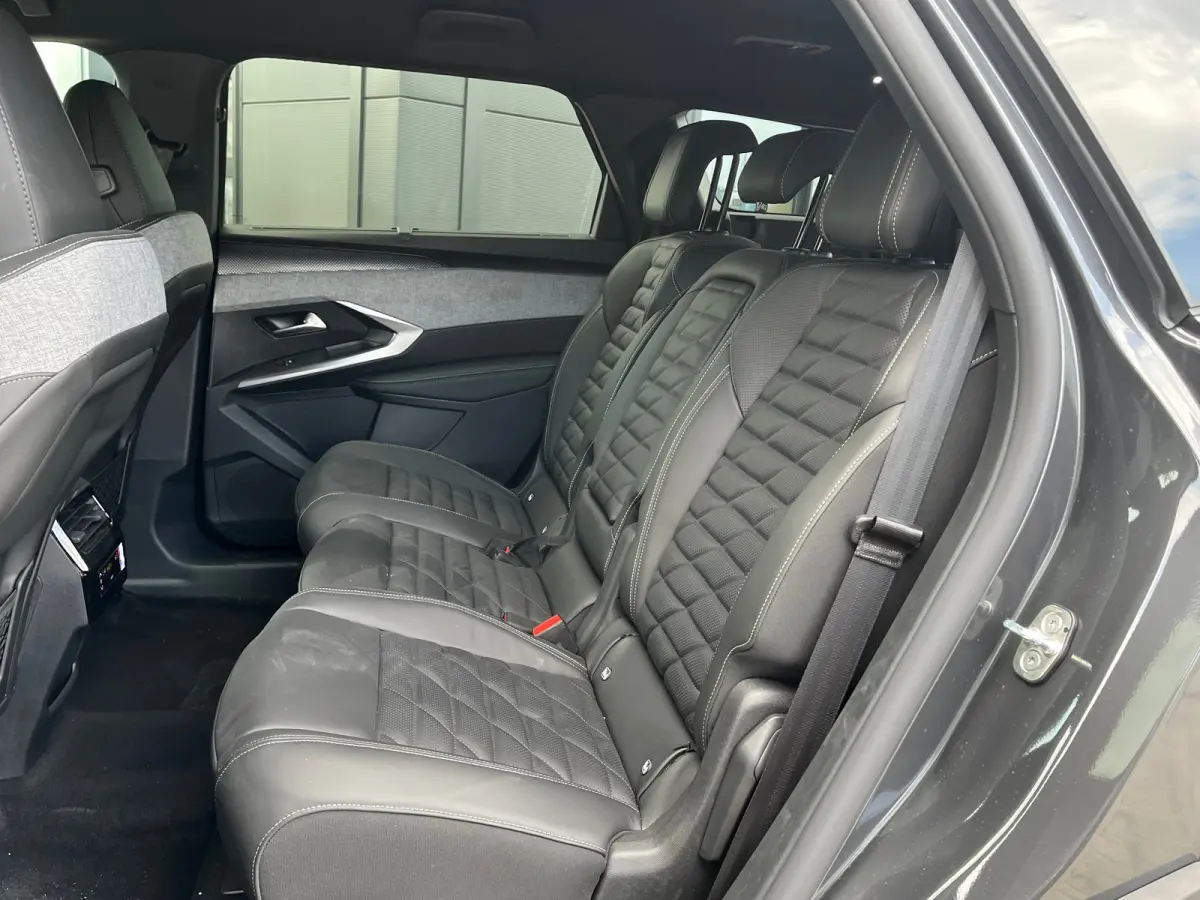 1.2 Hybrid 145 GT Exclusive 7P VOORRAAD ACTIE | 8 JAAR GARANTIE | | 2 stoelen op derde rij | Achterbank verwarmd | Apple Carplay/Android Auto|telefoonintegratie premium