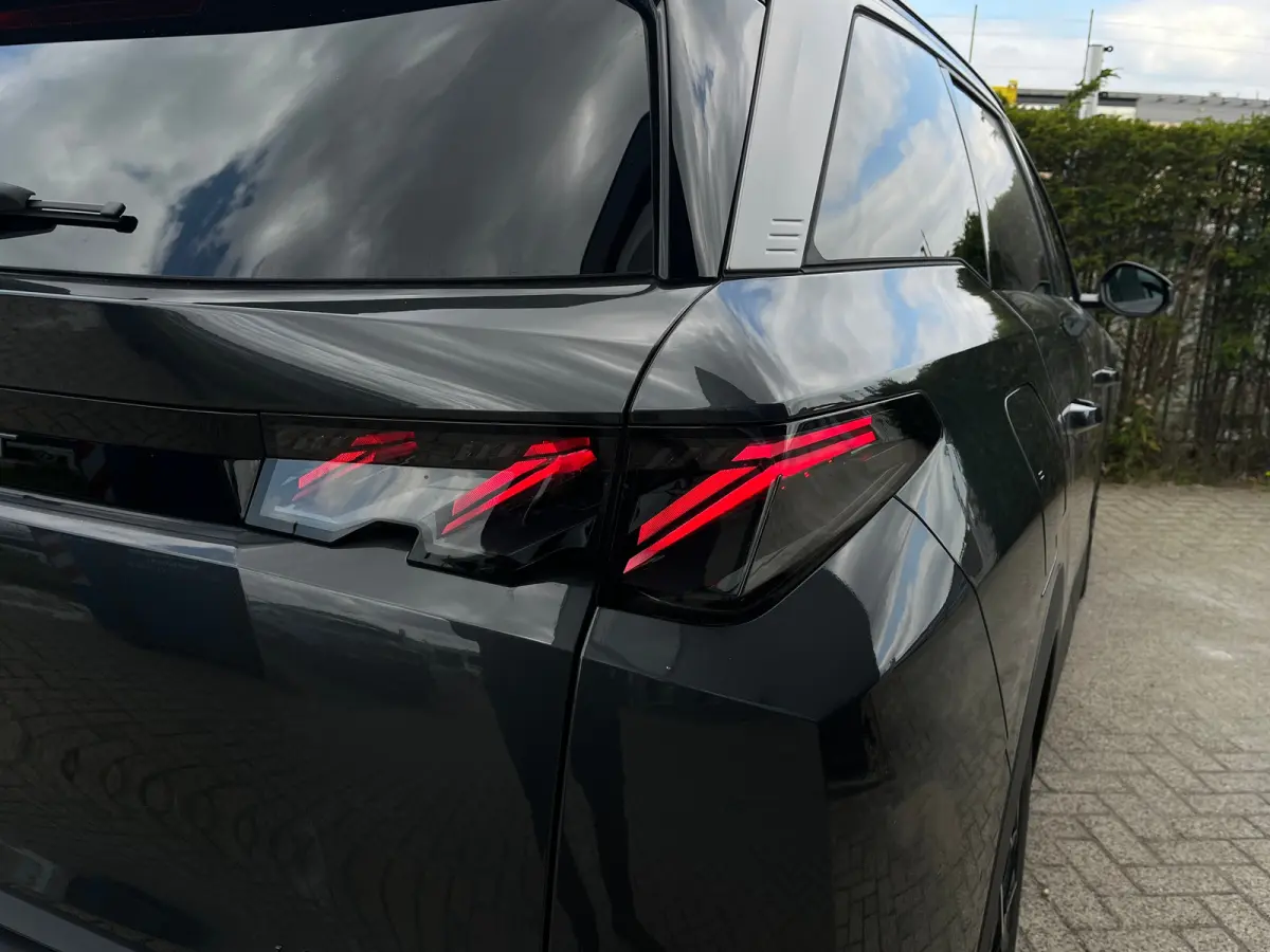 1.2 Hybrid 145 GT Exclusive 7P VOORRAAD ACTIE | 8 JAAR GARANTIE | | 2 stoelen op derde rij | Achterbank verwarmd | Apple Carplay/Android Auto|telefoonintegratie premium