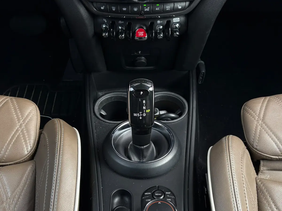 1.5 136pk Cooper Dutch Made Edition | Stoelverwarming | Harman Kardon | Sensoren | Navigatie |