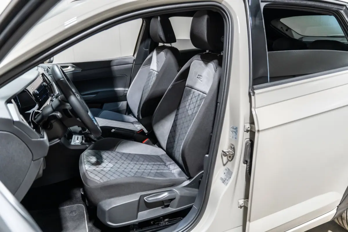 1.5 TSI R-Line DSG PANO IQ