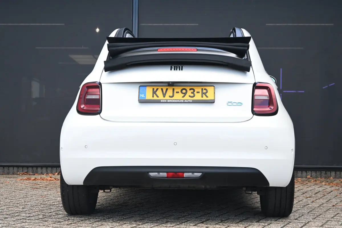 Icon 42 kWh | Navi by app | Cruise control | Elektr. ramen voor | DAB | Stoelverwarming | Achteruitrijcamera | Armsteun voor | LMV 16" |