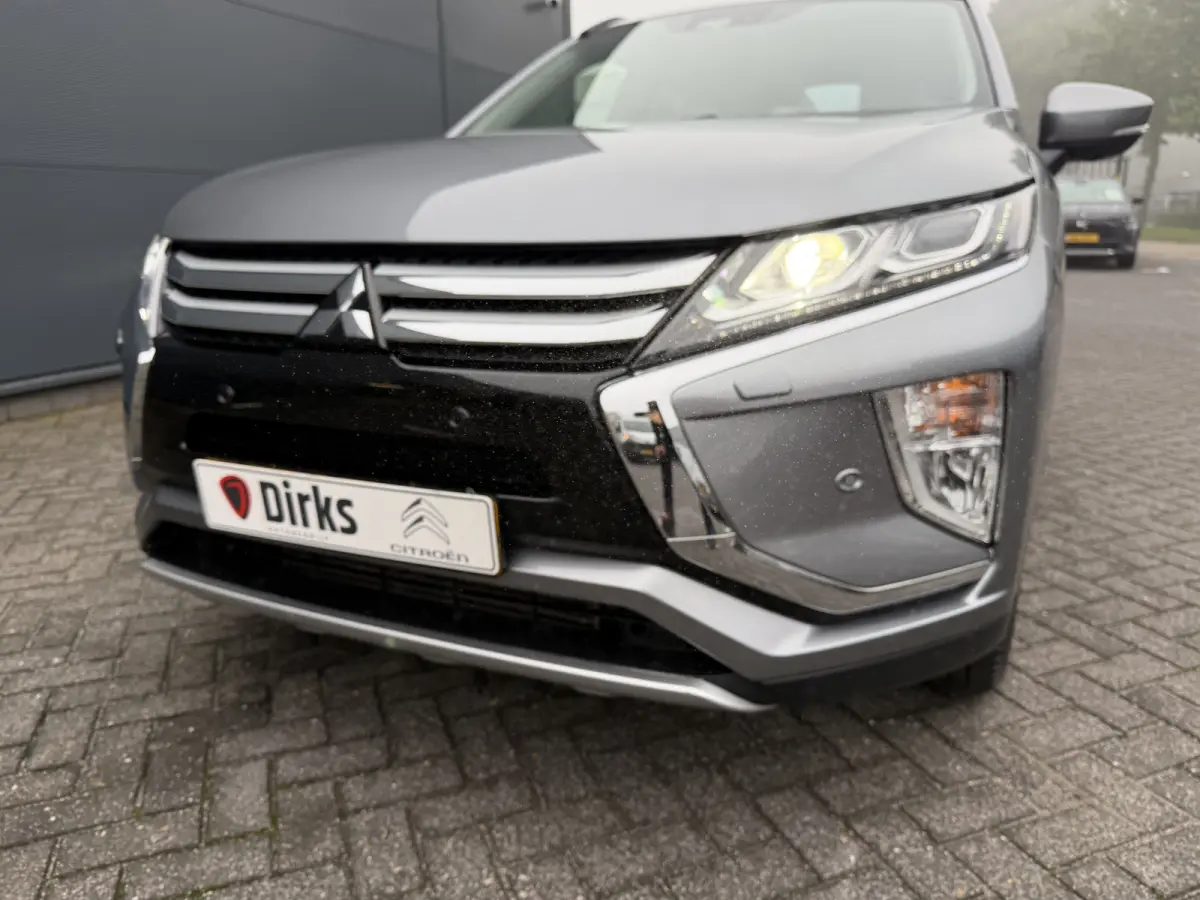 1.5 DI-T First Edition (Trekhaak (1.600kg) - Camera - Leder incl stoelverwarming - Parkeersensoren V+A - Keyless Entry - Head up)