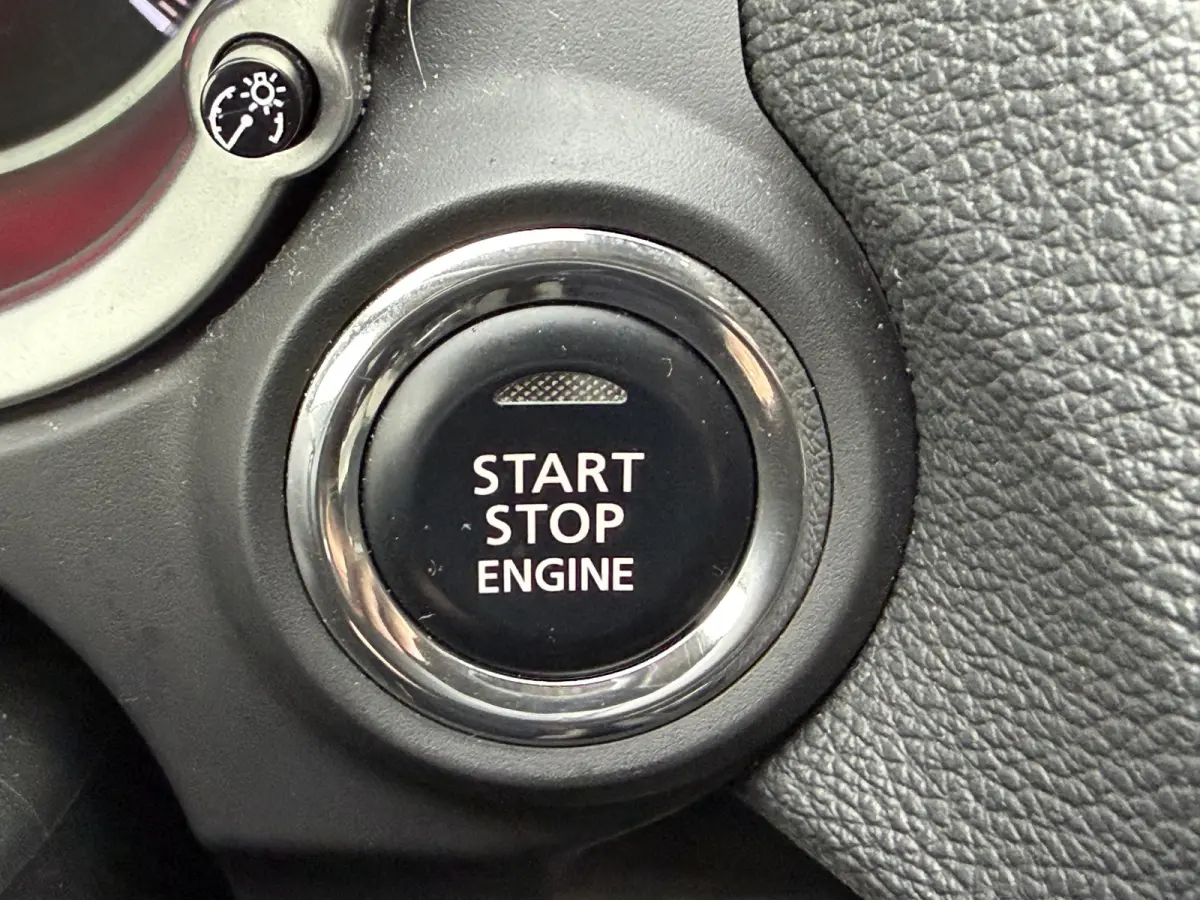 1.5 DI-T First Edition (Trekhaak (1.600kg) - Camera - Leder incl stoelverwarming - Parkeersensoren V+A - Keyless Entry - Head up)